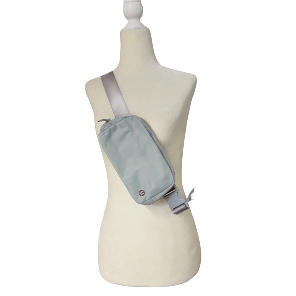 Lululemon Everywhere Belt Bag Crossbody - Color Silver Drop NWOT